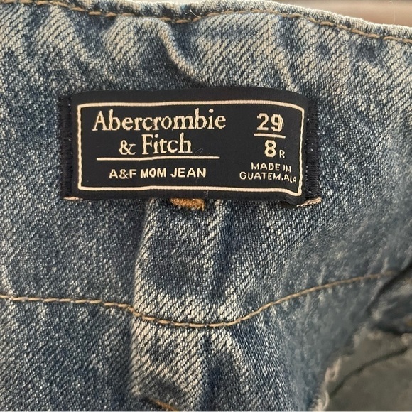 Abercrombie & Fitch A&F Ultra High Rise Paperbag Raw Hem Mom Jeans - Picture 6 of 13
